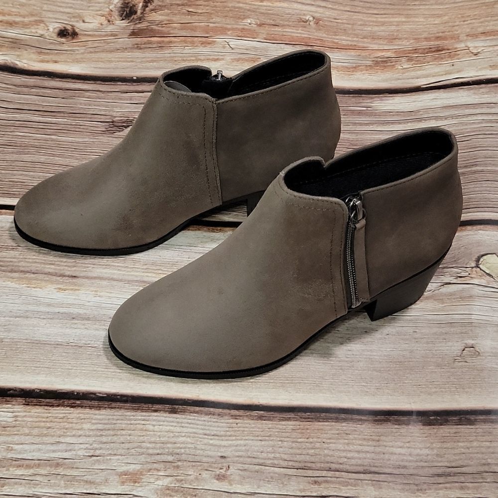 NWOT Brown heeled zip up Booties available in 6